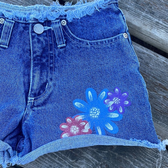 Girls Denim Cutoff Jean shorts - Picture 2 of 5
